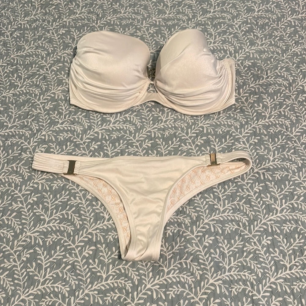 34DD top and small bottom